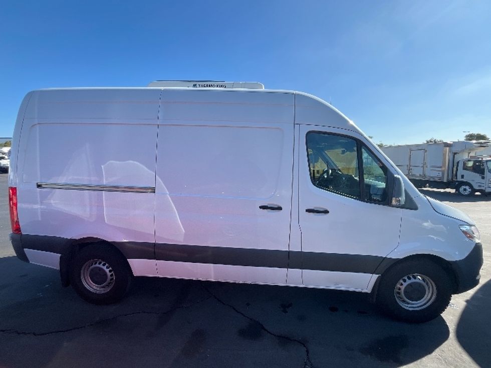 Refrigerated Truck-Light and Medium Duty Trucks-Mercedes-2021-Sprinter-Torrance-CA-86,280\n\t\tmiles-$ 45,000 - Image 15