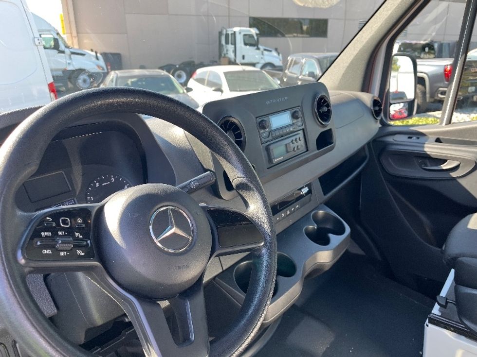 Refrigerated Truck-Light and Medium Duty Trucks-Mercedes-2021-Sprinter-Torrance-CA-86,280\n\t\tmiles-$ 45,000 - Image 18