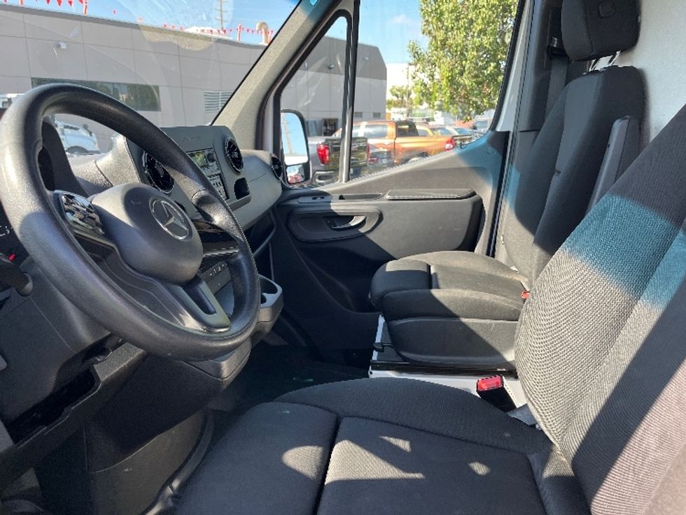 Refrigerated Truck-Light and Medium Duty Trucks-Mercedes-2021-Sprinter-Torrance-CA-86,280\n\t\tmiles-$ 45,000 - Image 19