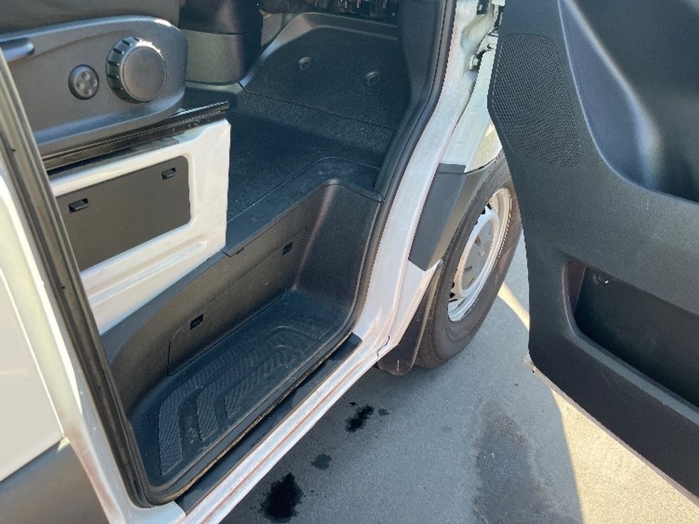 Refrigerated Truck-Light and Medium Duty Trucks-Mercedes-2021-Sprinter-Torrance-CA-86,280\n\t\tmiles-$ 45,000 - Image 20