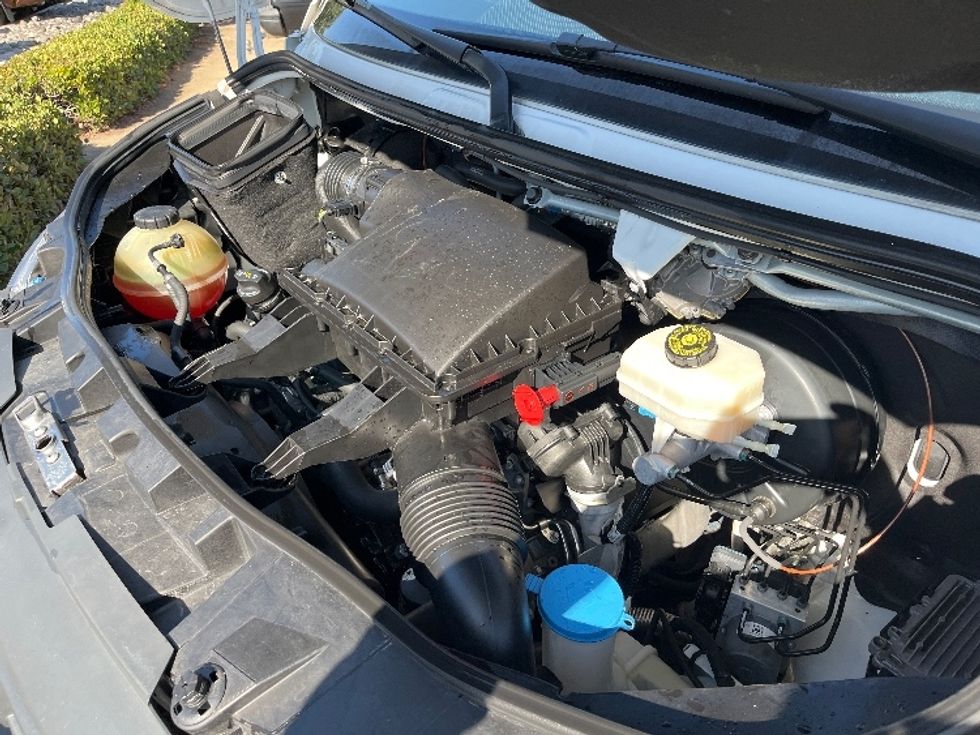 Refrigerated Truck-Light and Medium Duty Trucks-Mercedes-2021-Sprinter-Torrance-CA-86,280\n\t\tmiles-$ 45,000 - Image 24