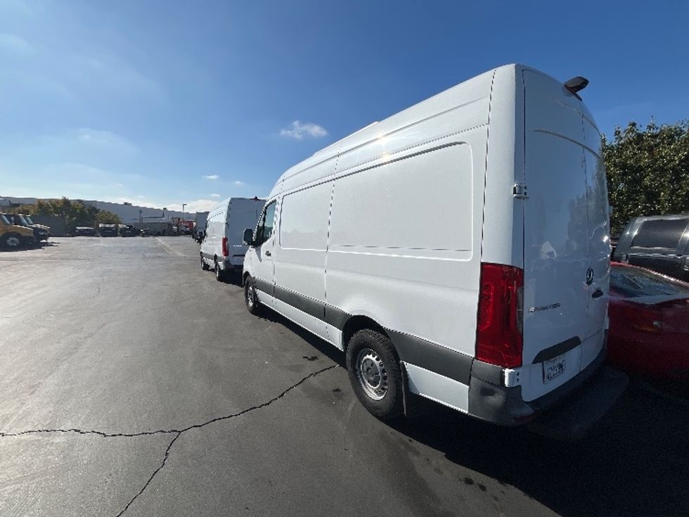 Refrigerated Truck-Light and Medium Duty Trucks-Mercedes-2021-Sprinter-Torrance-CA-86,280\n\t\tmiles-$ 45,000 - Image 6