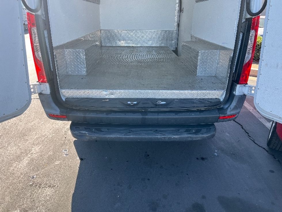 Refrigerated Truck-Light and Medium Duty Trucks-Mercedes-2021-Sprinter-Torrance-CA-86,280\n\t\tmiles-$ 45,000 - Image 9
