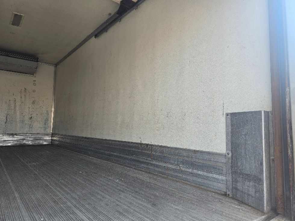 Refrigerated Truck-Light and Medium Duty Trucks-Mitsubishi-2017-FUSO FE140-New Berlin-WI-124,755\n\t\tmiles-$ 41,000 - Image 11