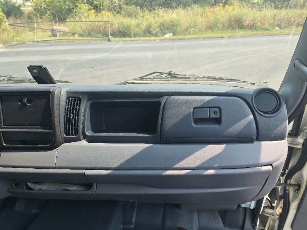 Refrigerated Truck-Light and Medium Duty Trucks-Mitsubishi-2017-FUSO FE140-New Berlin-WI-124,755\n\t\tmiles-$ 41,000 - Image 20