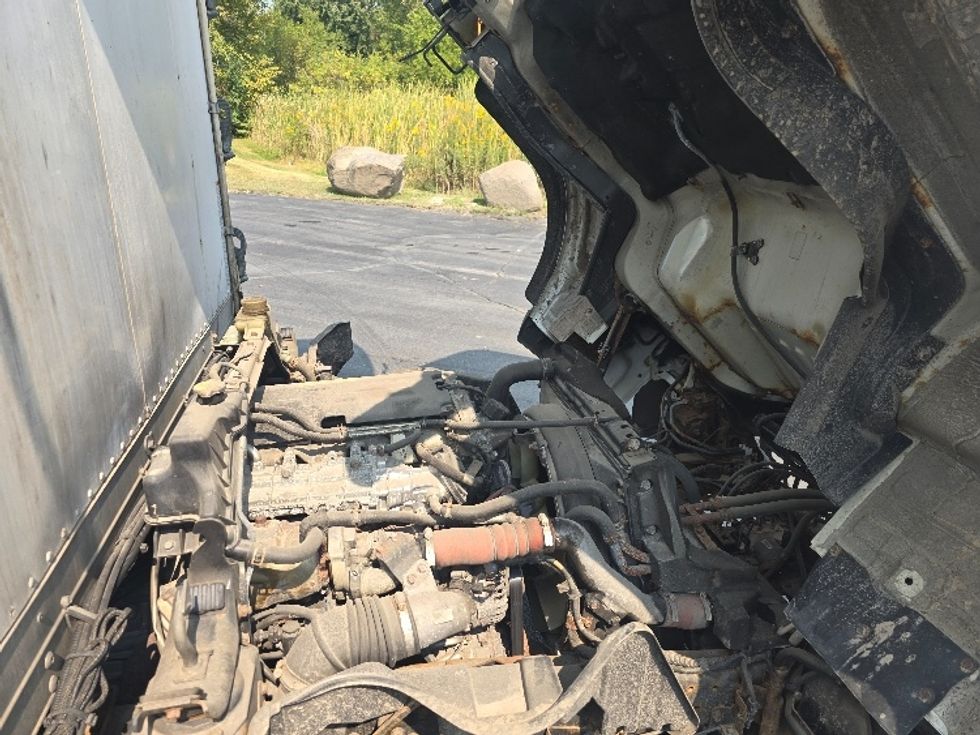 Refrigerated Truck-Light and Medium Duty Trucks-Mitsubishi-2017-FUSO FE140-New Berlin-WI-124,755\n\t\tmiles-$ 41,000 - Image 22