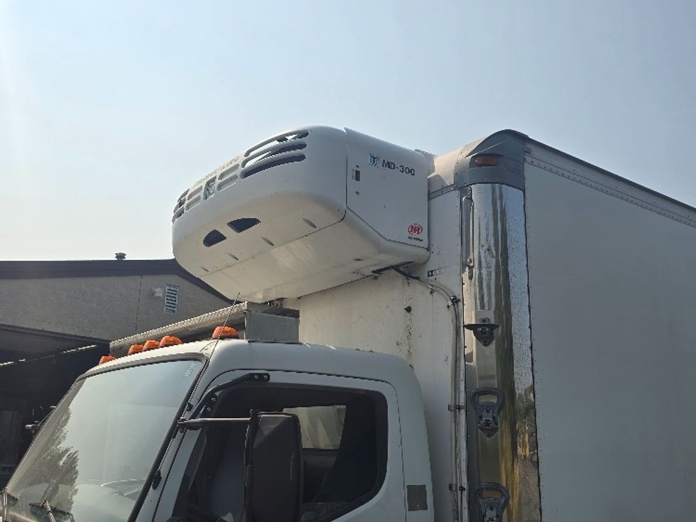 Refrigerated Truck-Light and Medium Duty Trucks-Mitsubishi-2017-FUSO FE140-New Berlin-WI-124,755\n\t\tmiles-$ 41,000 - Image 24