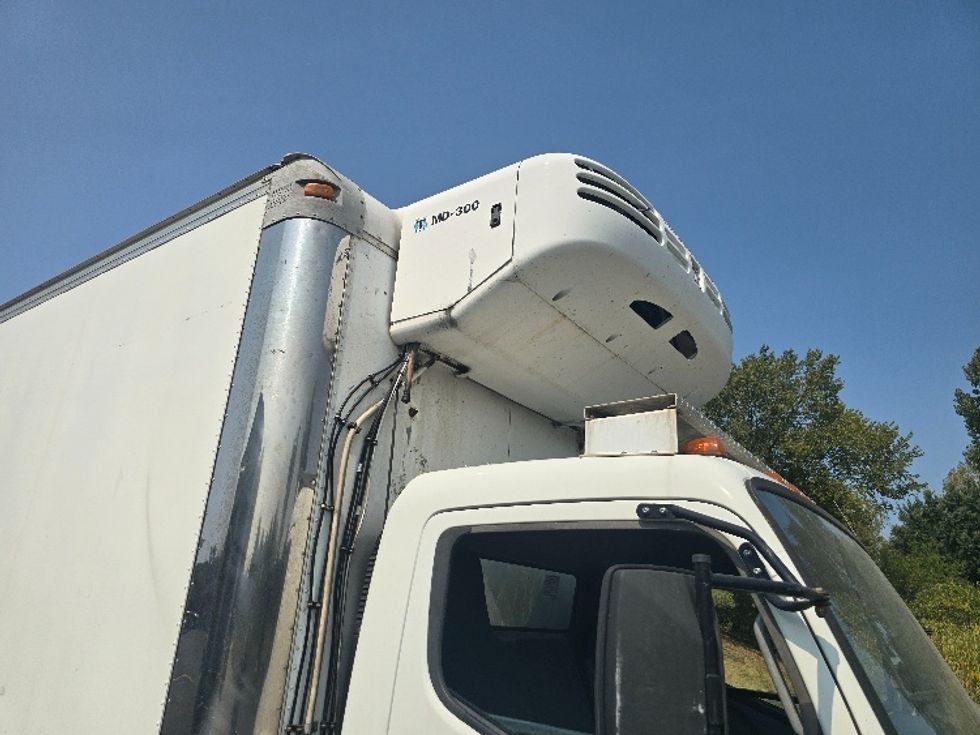Refrigerated Truck-Light and Medium Duty Trucks-Mitsubishi-2017-FUSO FE140-New Berlin-WI-124,755\n\t\tmiles-$ 41,000 - Image 25