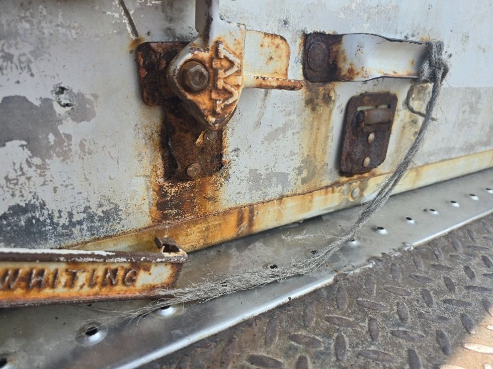 Refrigerated Truck-Light and Medium Duty Trucks-Mitsubishi-2017-FUSO FE140-New Berlin-WI-124,755\n\t\tmiles-$ 41,000 - Image 27