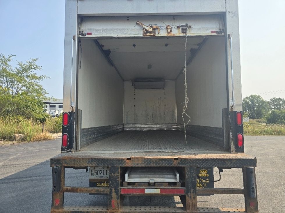 Refrigerated Truck-Light and Medium Duty Trucks-Mitsubishi-2017-FUSO FE140-New Berlin-WI-124,755\n\t\tmiles-$ 41,000 - Image 8