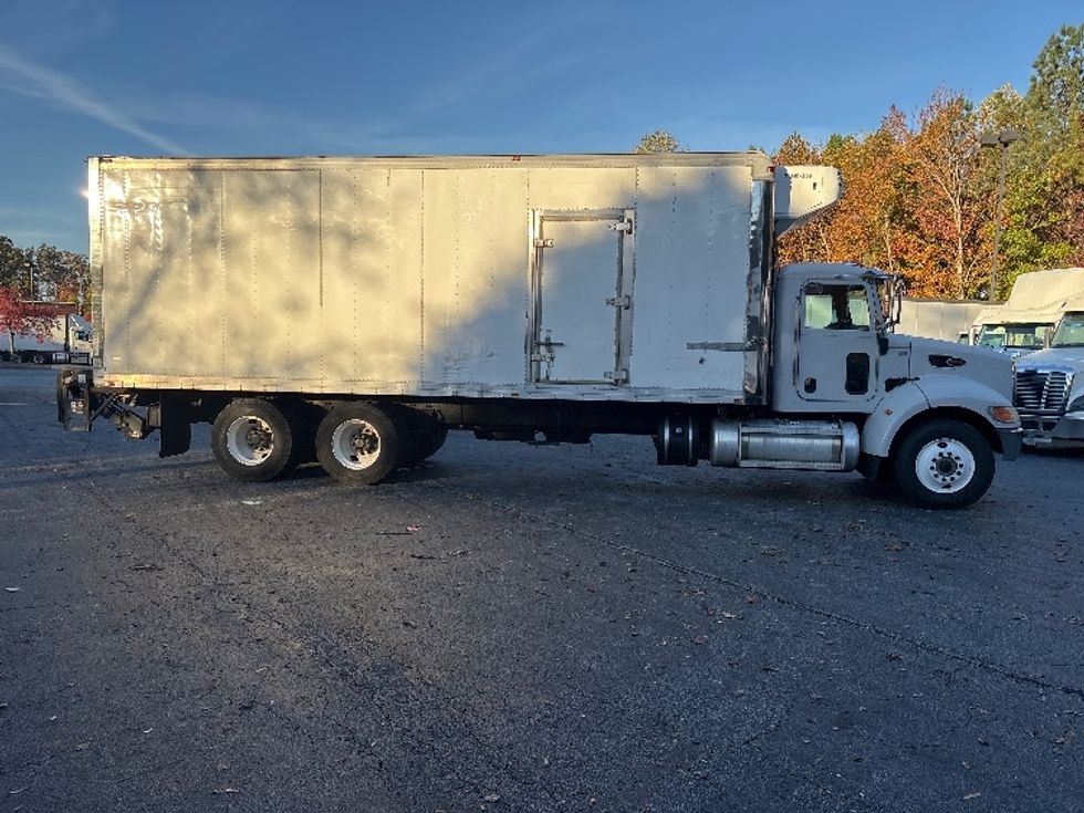 Refrigerated Truck-Light and Medium Duty Trucks-Peterbilt-2015-348-Duluth-GA-572,597\n\t\tmiles-$ 18,500 - Image 15