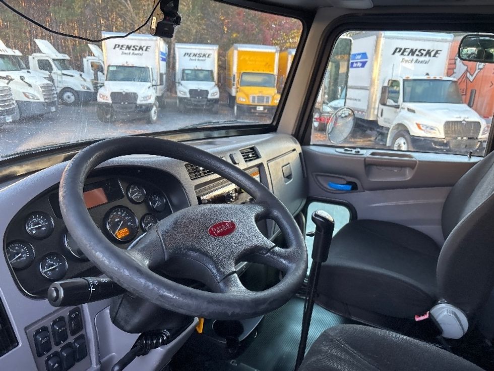 Refrigerated Truck-Light and Medium Duty Trucks-Peterbilt-2015-348-Duluth-GA-572,597\n\t\tmiles-$ 18,500 - Image 17