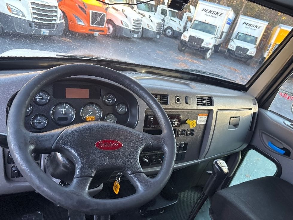 Refrigerated Truck-Light and Medium Duty Trucks-Peterbilt-2015-348-Duluth-GA-572,597\n\t\tmiles-$ 18,500 - Image 18