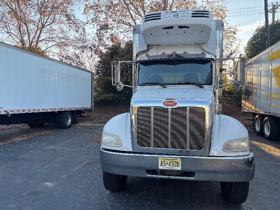 Refrigerated Truck-Light and Medium Duty Trucks-Peterbilt-2015-348-Duluth-GA-572,597\n\t\tmiles-$ 18,500 - Image 2