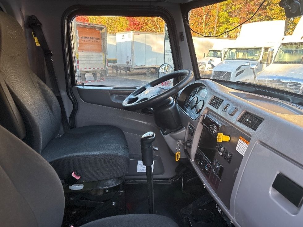 Refrigerated Truck-Light and Medium Duty Trucks-Peterbilt-2015-348-Duluth-GA-572,597\n\t\tmiles-$ 18,500 - Image 22