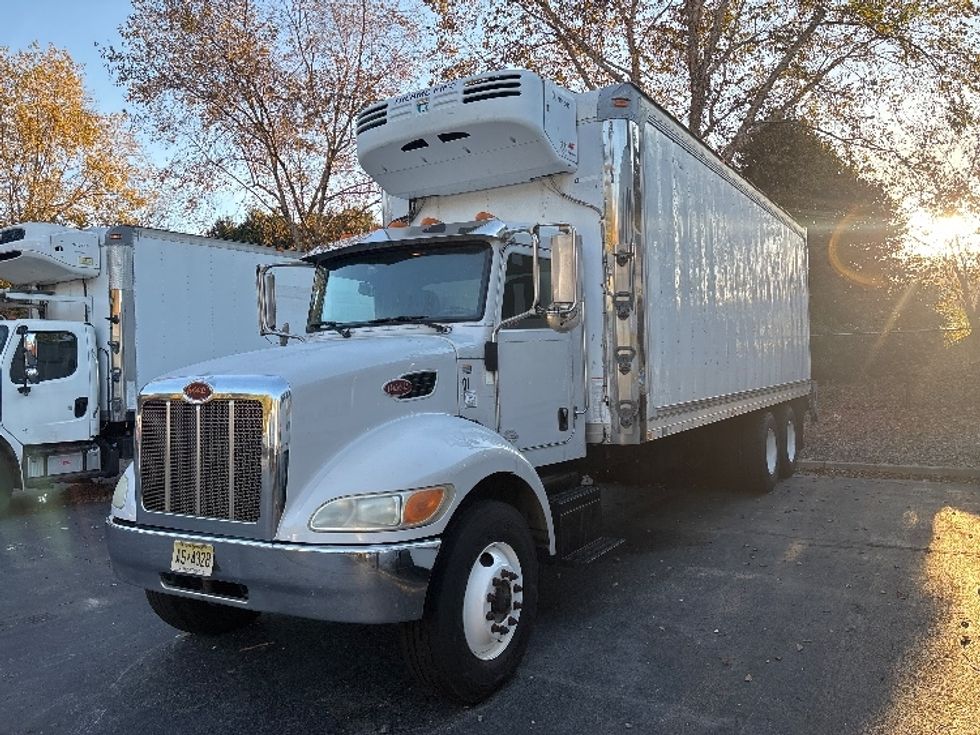 Refrigerated Truck-Light and Medium Duty Trucks-Peterbilt-2015-348-Duluth-GA-572,597\n\t\tmiles-$ 18,500 - Image 3