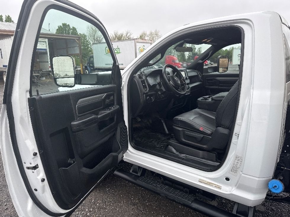 Refrigerated Truck-Light and Medium Duty Trucks-RAM-2022-5500-Muskogee-OK-123,574\n\t\tmiles-$ 59,000 - Image 16