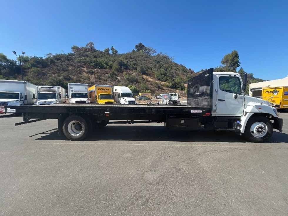 ROLLFLAT-Light and Medium Duty Trucks-Hino-2023-L6-Torrance-CA-66,033\n\t\tmiles-$ 89,750 - Image 15