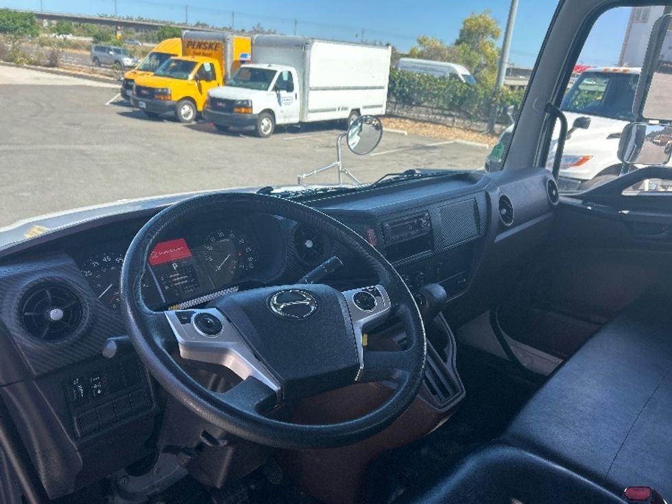 ROLLFLAT-Light and Medium Duty Trucks-Hino-2023-L6-Torrance-CA-66,033\n\t\tmiles-$ 89,750 - Image 17