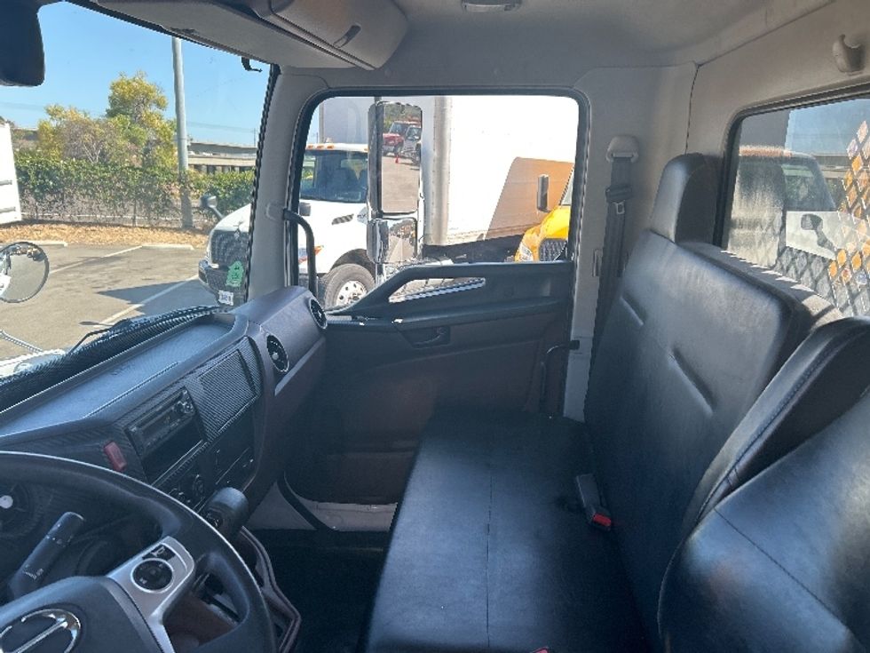 ROLLFLAT-Light and Medium Duty Trucks-Hino-2023-L6-Torrance-CA-66,033\n\t\tmiles-$ 89,750 - Image 19