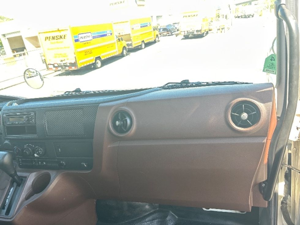 ROLLFLAT-Light and Medium Duty Trucks-Hino-2023-L6-Torrance-CA-66,033\n\t\tmiles-$ 89,750 - Image 21