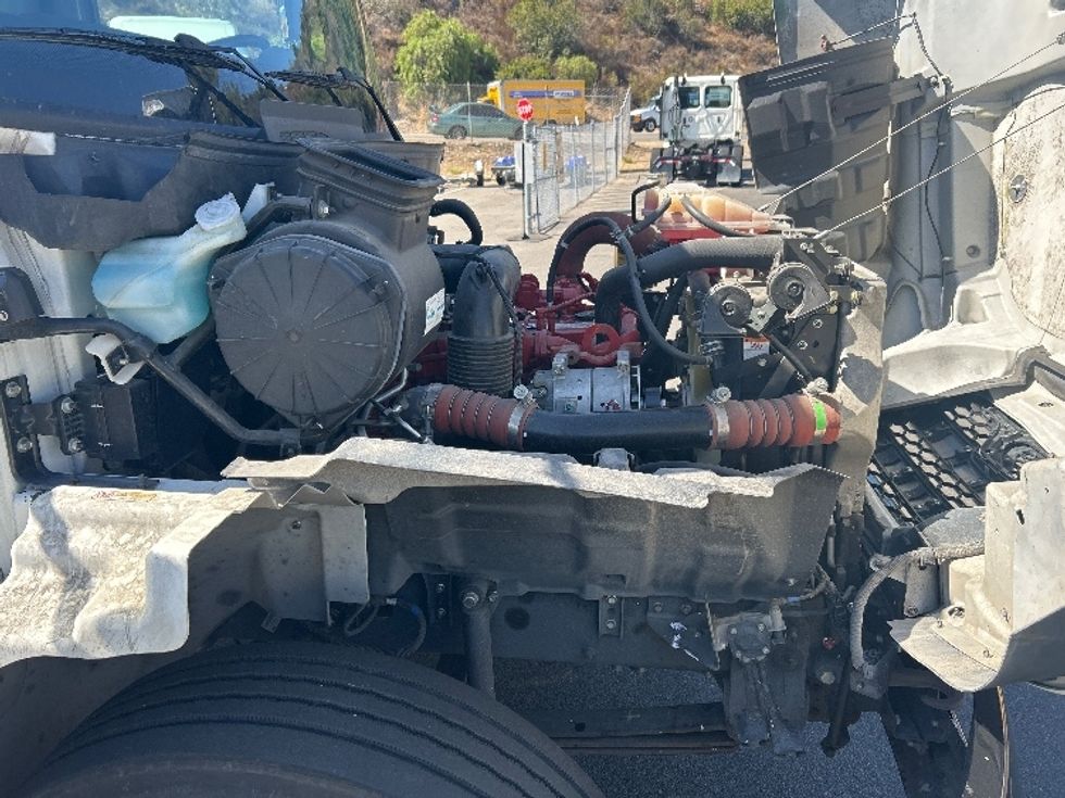 ROLLFLAT-Light and Medium Duty Trucks-Hino-2023-L6-Torrance-CA-66,033\n\t\tmiles-$ 89,750 - Image 23