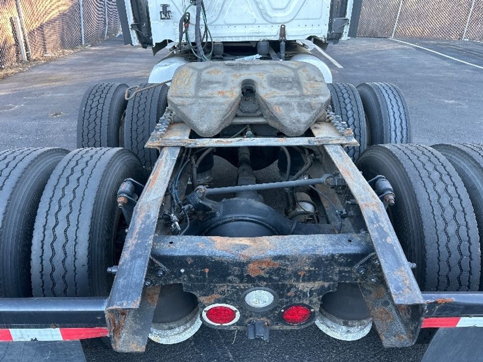 Sleeper Tractor-Heavy Duty Tractors-Freightliner-2011-Cascadia 12564ST-North Bergen-NJ-877,046\n\t\tmiles-$ 12,000 - Image 6