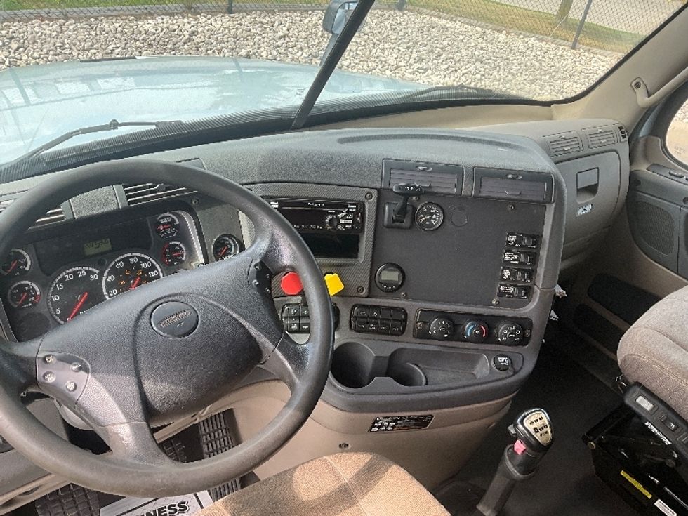 Sleeper Tractor-Heavy Duty Tractors-Freightliner-2015-Cascadia 12564ST-Cambridge-ON-658,735\n\t\tkm-$ 51,250 - Image 10