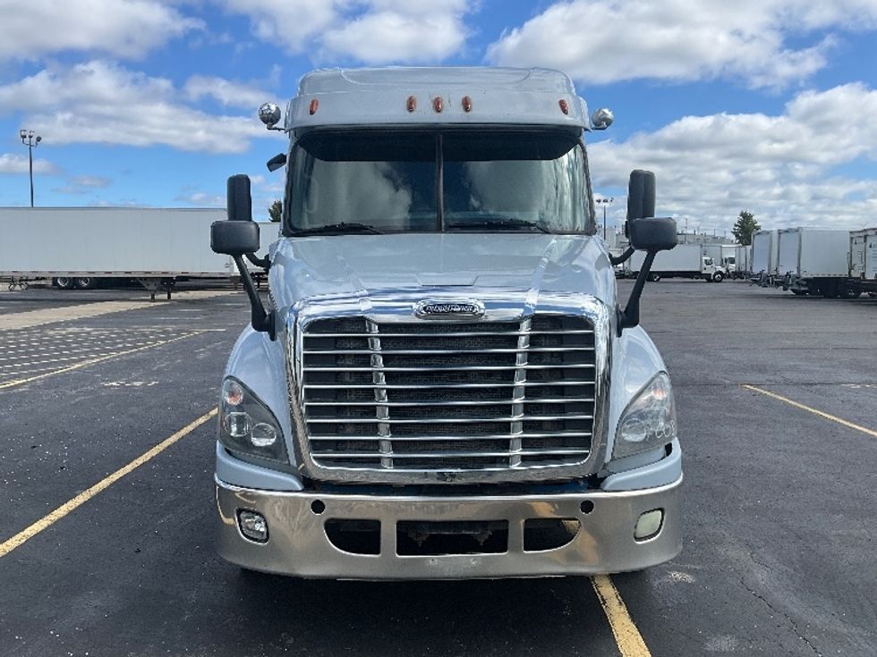 Sleeper Tractor-Heavy Duty Tractors-Freightliner-2015-Cascadia 12564ST-Cambridge-ON-658,735\n\t\tkm-$ 51,250 - Image 2