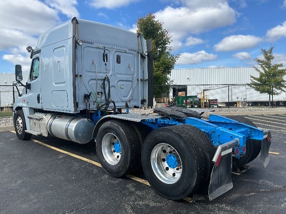 Sleeper Tractor-Heavy Duty Tractors-Freightliner-2015-Cascadia 12564ST-Cambridge-ON-658,735\n\t\tkm-$ 51,250 - Image 5