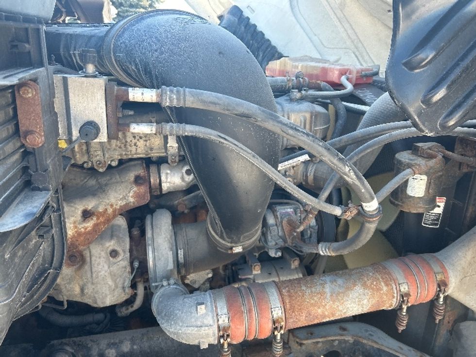 Sleeper Tractor-Heavy Duty Tractors-Freightliner-2015-Cascadia 12564ST-De Pere-WI-724,863\n\t\tmiles-$ 14,000 - Image 20