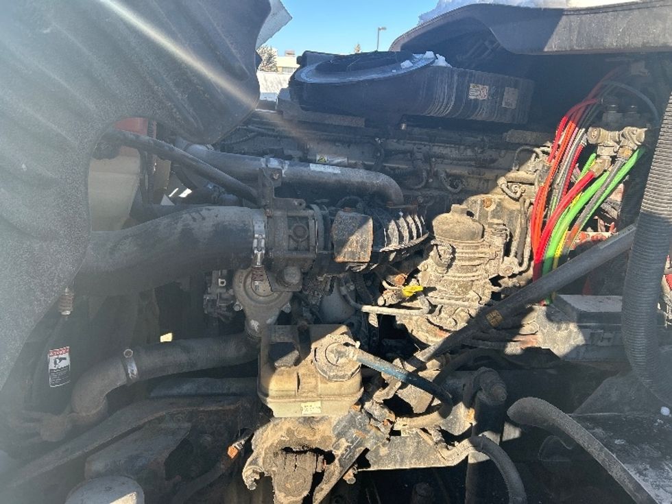 Sleeper Tractor-Heavy Duty Tractors-Freightliner-2015-Cascadia 12564ST-De Pere-WI-724,863\n\t\tmiles-$ 14,000 - Image 21