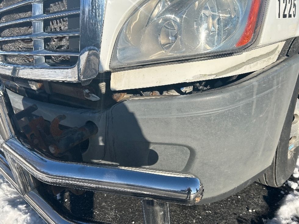 Sleeper Tractor-Heavy Duty Tractors-Freightliner-2015-Cascadia 12564ST-De Pere-WI-724,863\n\t\tmiles-$ 14,000 - Image 22