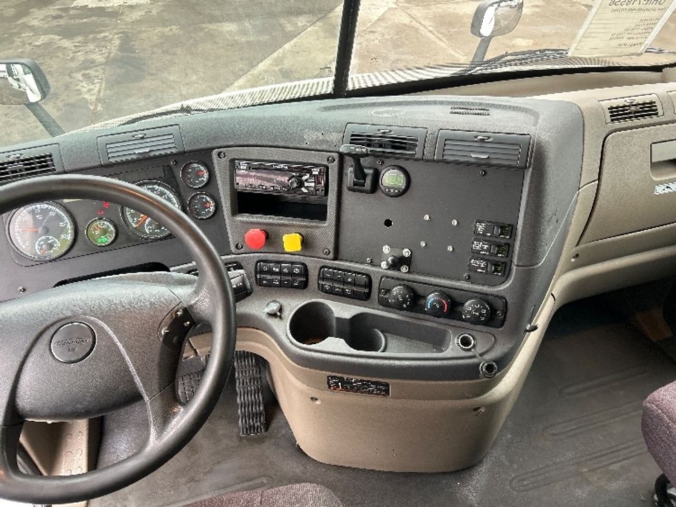 Sleeper Tractor-Heavy Duty Tractors-Freightliner-2016-Cascadia 11364ST-Brooklyn Park-MN-618,959\n\t\tmiles-$ 36,500 - Image 12