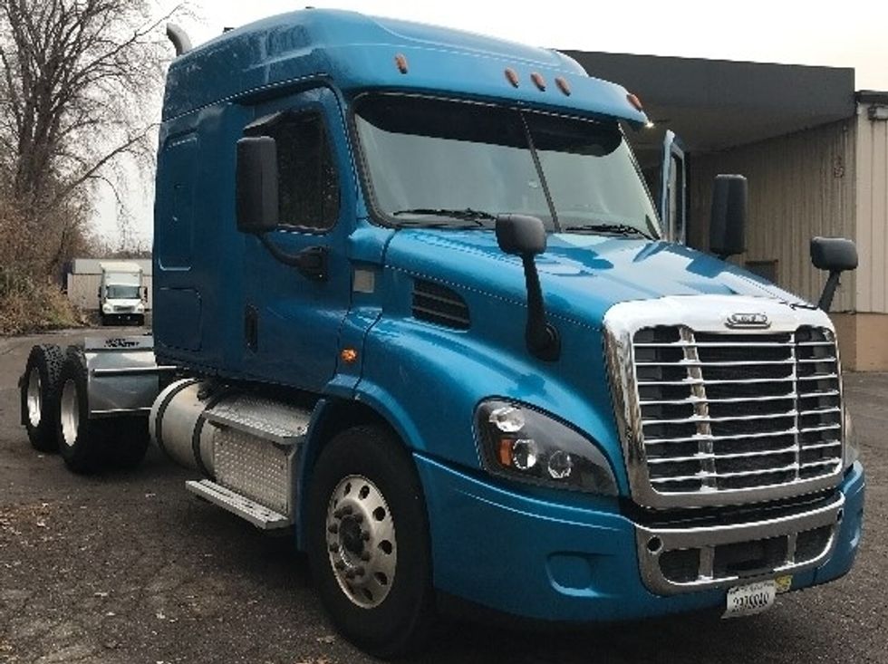 Sleeper Tractor-Heavy Duty Tractors-Freightliner-2016-Cascadia 11364ST-Des Moines-IA-672,811 miles-$ 55,250