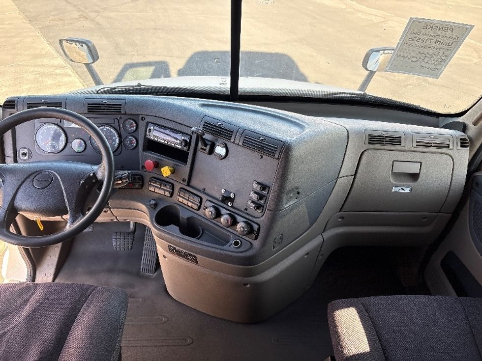 Sleeper Tractor-Heavy Duty Tractors-Freightliner-2016-Cascadia 11364ST-Phoenix-AZ-554,269\n\t\tmiles-$ 18,000 - Image 12