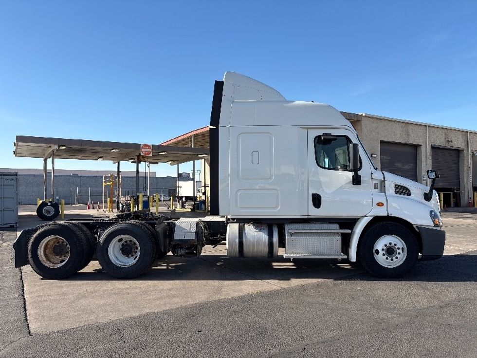 Sleeper Tractor-Heavy Duty Tractors-Freightliner-2016-Cascadia 11364ST-Phoenix-AZ-554,269\n\t\tmiles-$ 18,000 - Image 8