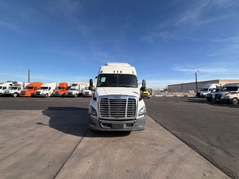 Sleeper Tractor-Heavy Duty Tractors-Freightliner-2016-Cascadia 11364ST-Phoenix-AZ-634,388\n\t\tmiles-$ 36,000 - Image 2