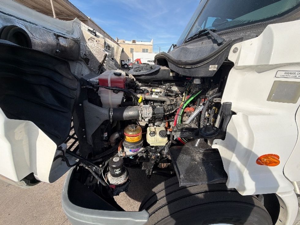 Sleeper Tractor-Heavy Duty Tractors-Freightliner-2016-Cascadia 11364ST-Phoenix-AZ-634,388\n\t\tmiles-$ 36,000 - Image 21