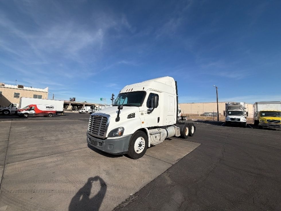 Sleeper Tractor-Heavy Duty Tractors-Freightliner-2016-Cascadia 11364ST-Phoenix-AZ-634,388\n\t\tmiles-$ 36,000 - Image 3