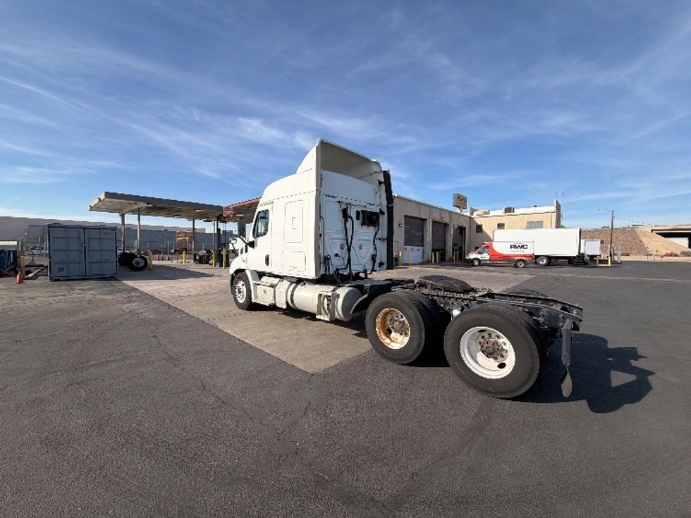 Sleeper Tractor-Heavy Duty Tractors-Freightliner-2016-Cascadia 11364ST-Phoenix-AZ-634,388\n\t\tmiles-$ 36,000 - Image 5