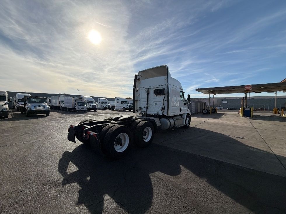Sleeper Tractor-Heavy Duty Tractors-Freightliner-2016-Cascadia 11364ST-Phoenix-AZ-634,388\n\t\tmiles-$ 36,000 - Image 7
