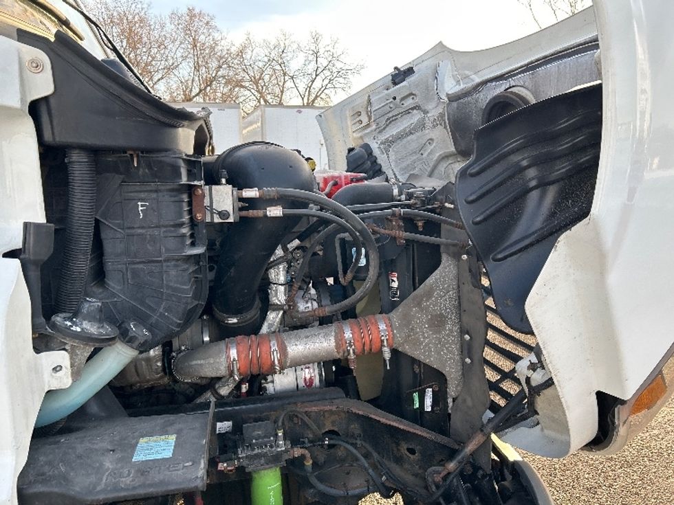 Sleeper Tractor-Heavy Duty Tractors-Freightliner-2016-Cascadia 11364ST-Roseville-MN-463,879\n\t\tmiles-$ 15,000 - Image 20