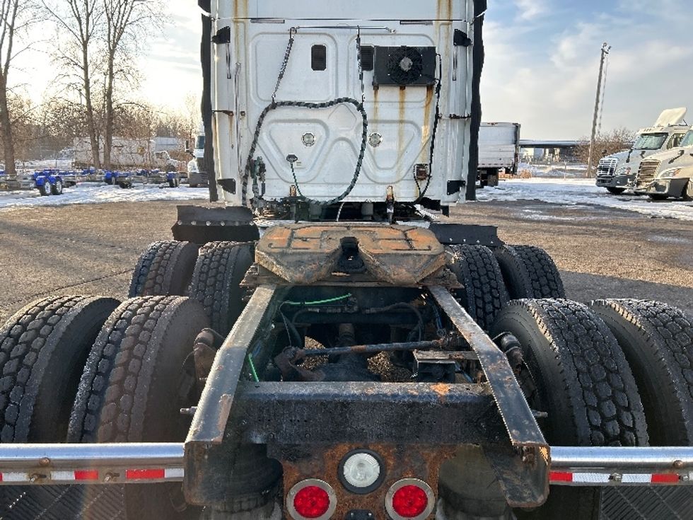 Sleeper Tractor-Heavy Duty Tractors-Freightliner-2016-Cascadia 11364ST-Roseville-MN-463,879\n\t\tmiles-$ 15,000 - Image 6