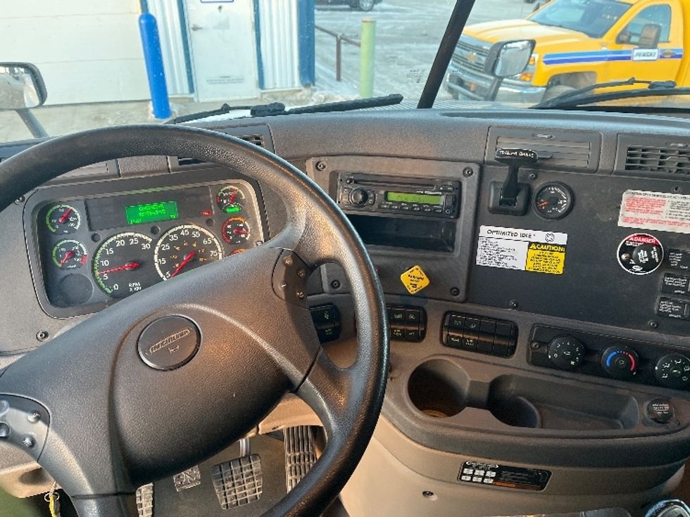 Sleeper Tractor-Heavy Duty Tractors-Freightliner-2016-Cascadia 12564ST-Lincoln-ND-462,789\n\t\tmiles-$ 40,500 - Image 10