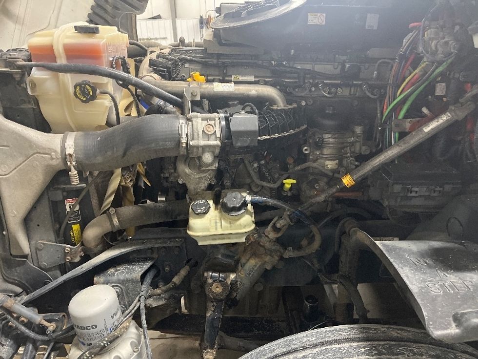 Sleeper Tractor-Heavy Duty Tractors-Freightliner-2016-Cascadia 12564ST-Lincoln-ND-462,789\n\t\tmiles-$ 40,500 - Image 21