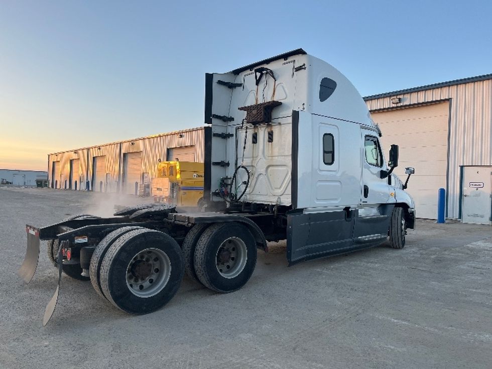 Sleeper Tractor-Heavy Duty Tractors-Freightliner-2016-Cascadia 12564ST-Lincoln-ND-462,789\n\t\tmiles-$ 40,500 - Image 6