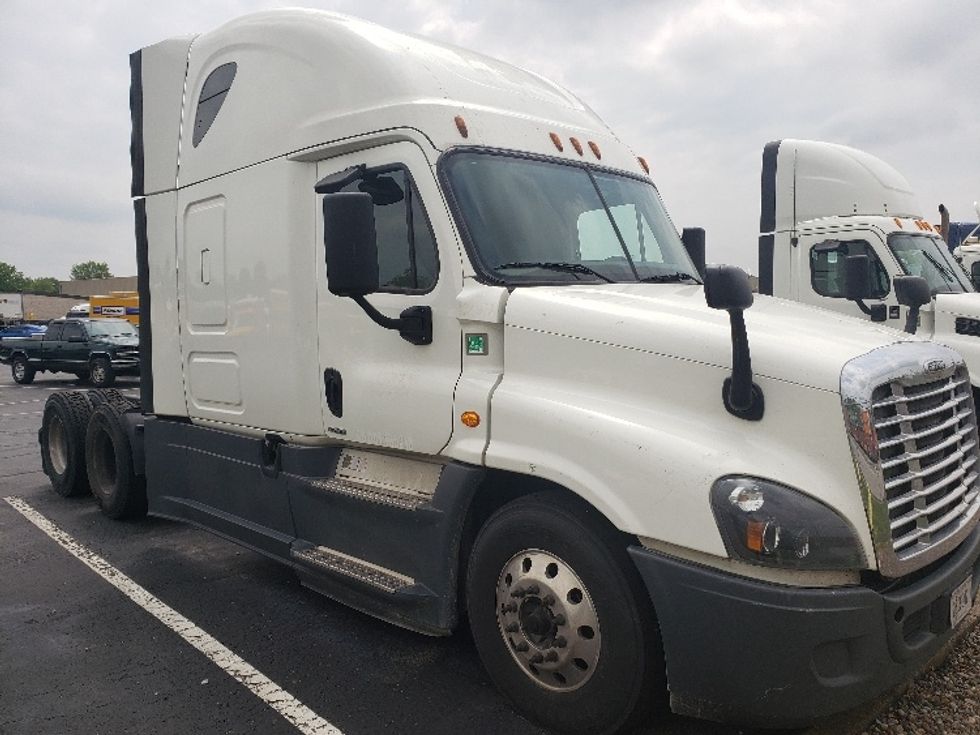 Sleeper Tractor-Heavy Duty Tractors-Freightliner-2016-Cascadia 12564ST-Pittsburgh-PA-790,957 miles-$ 50,250