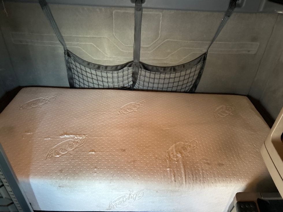 Sleeper Tractor-Heavy Duty Tractors-Freightliner-2016-Cascadia 12564ST-Roseville-MN-543,508\n\t\tmiles-$ 41,500 - Image 17