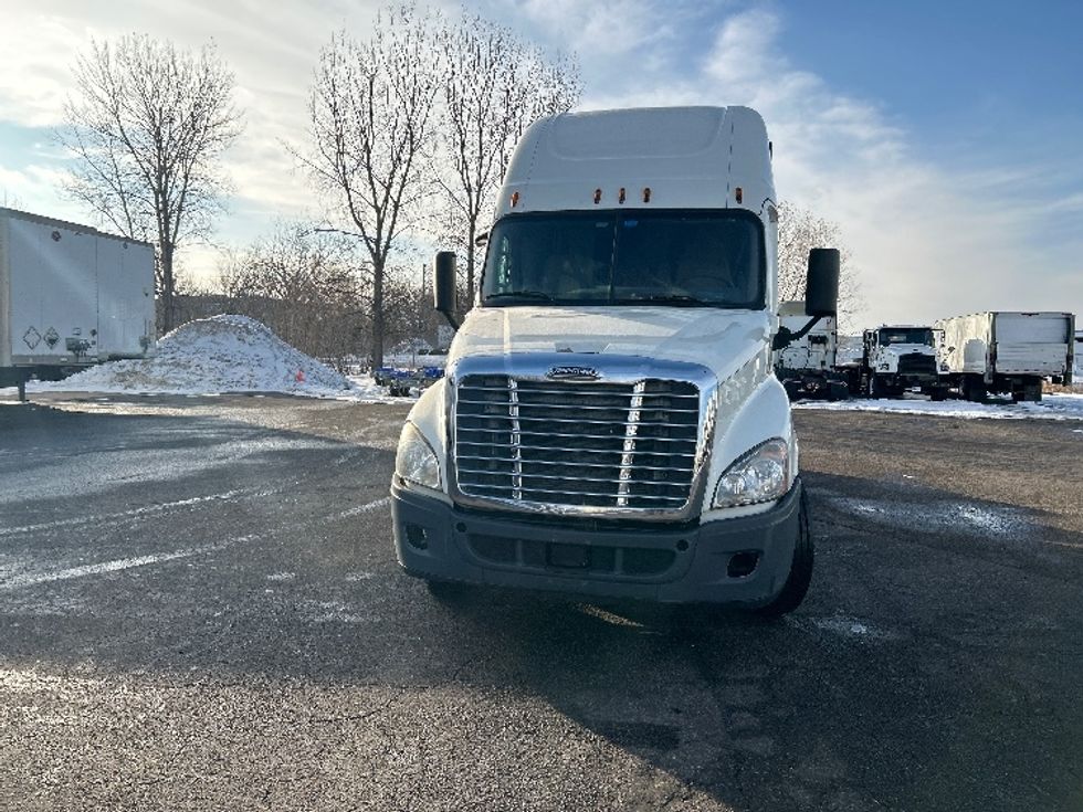 Sleeper Tractor-Heavy Duty Tractors-Freightliner-2016-Cascadia 12564ST-Roseville-MN-543,508\n\t\tmiles-$ 41,500 - Image 2